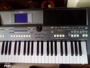Yamaha Keyboard PSR S670