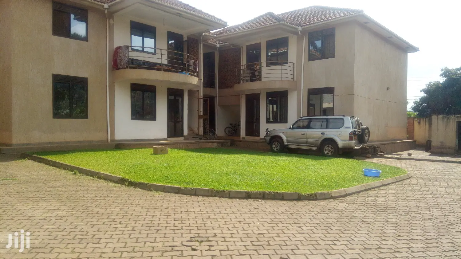 2bdrm Townhouse / Terrace in Central Division for rent