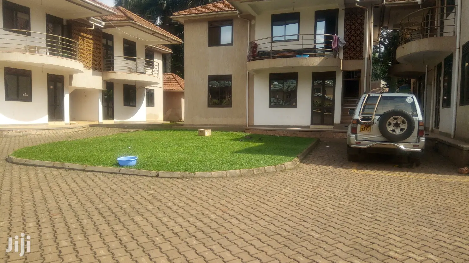 2bdrm Townhouse / Terrace in Central Division for rent