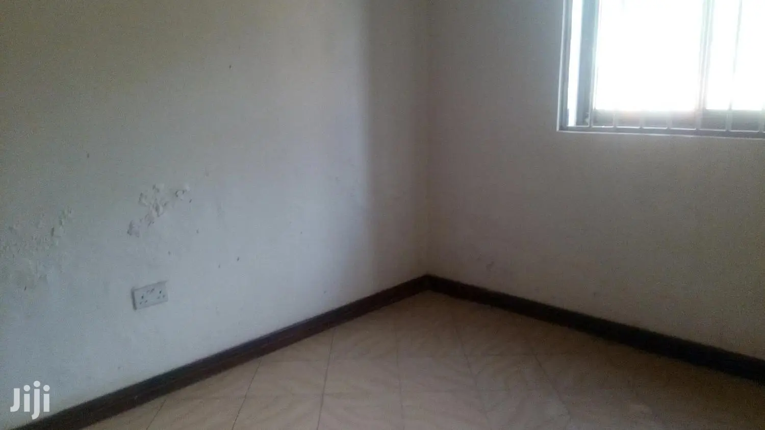 2bdrm Townhouse / Terrace in Central Division for rent