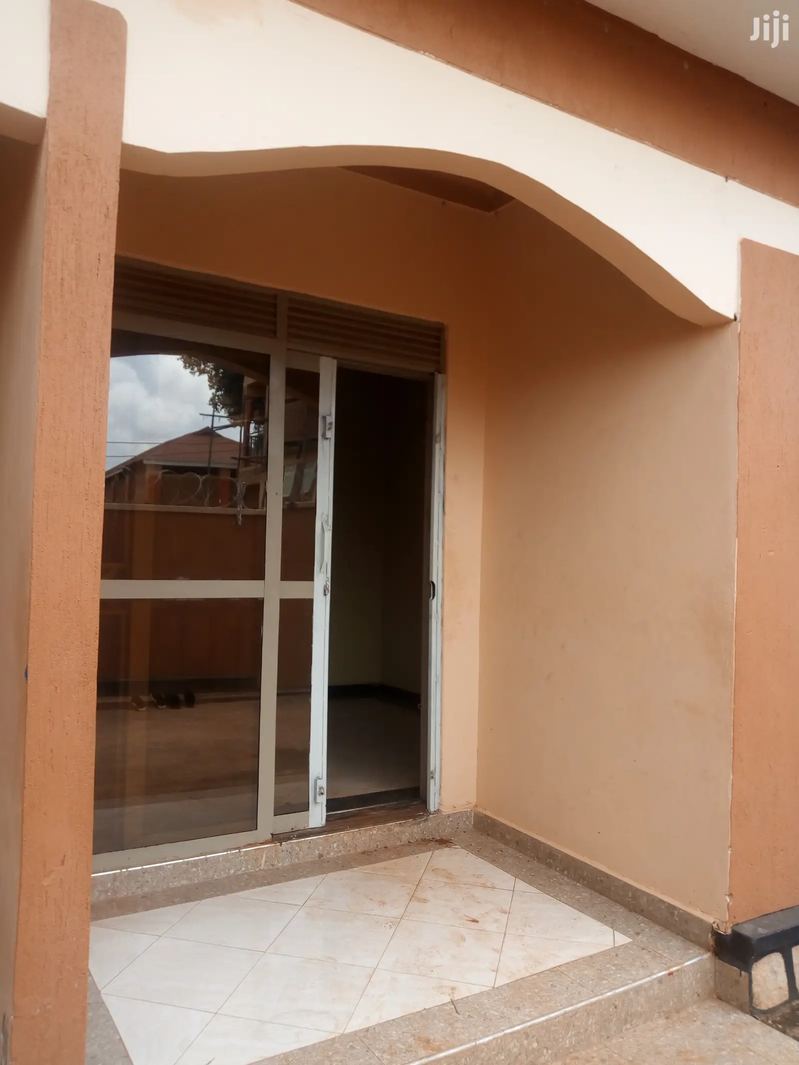 1bdrm Bungalow in Central Division for Rent