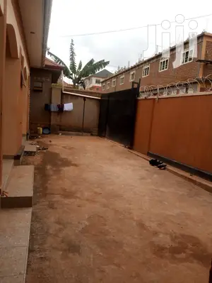 House for Rental Doumble Room Lugala Town Selfcontained
