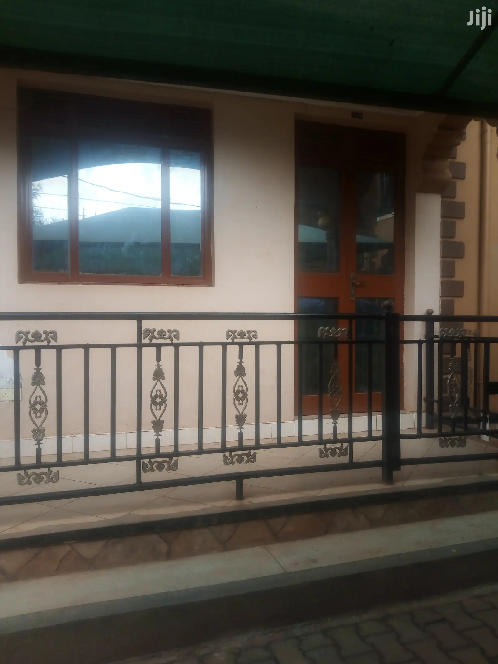 1bdrm Bungalow in Central Division for Rent