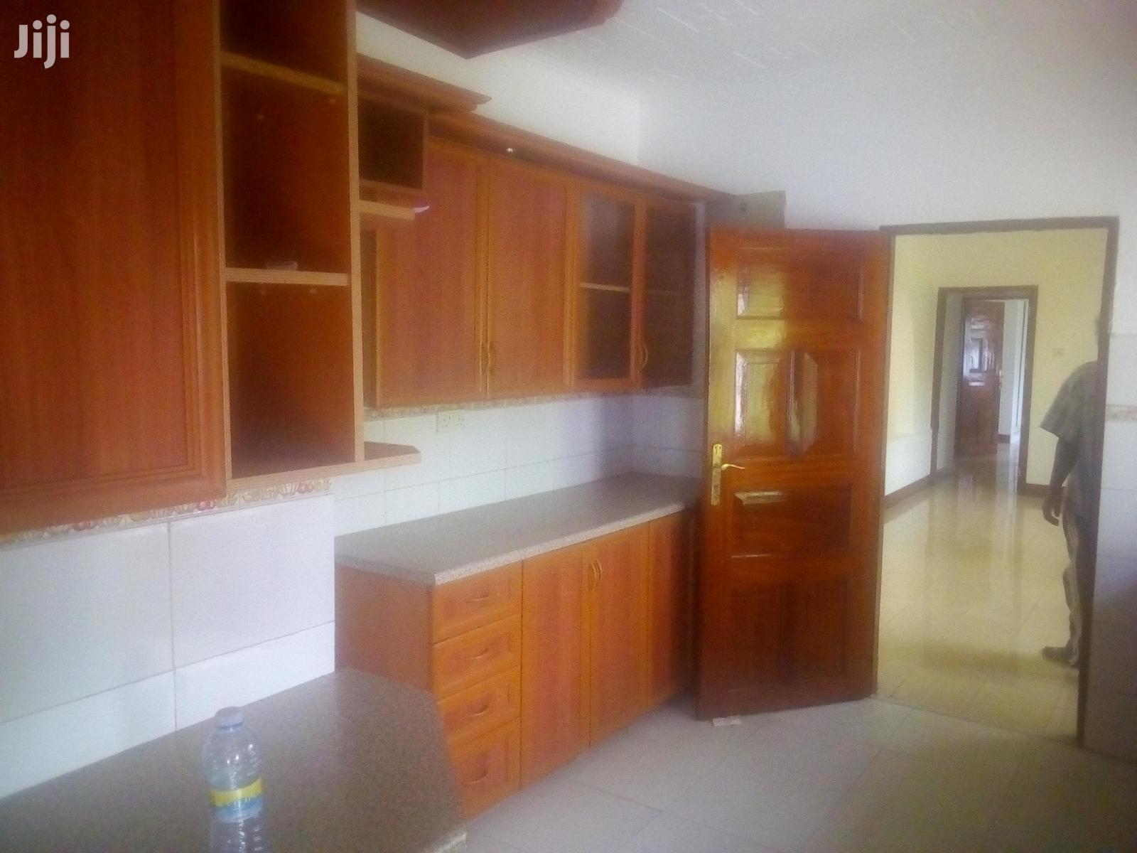 Three Bedroom House In Kololo For Rent