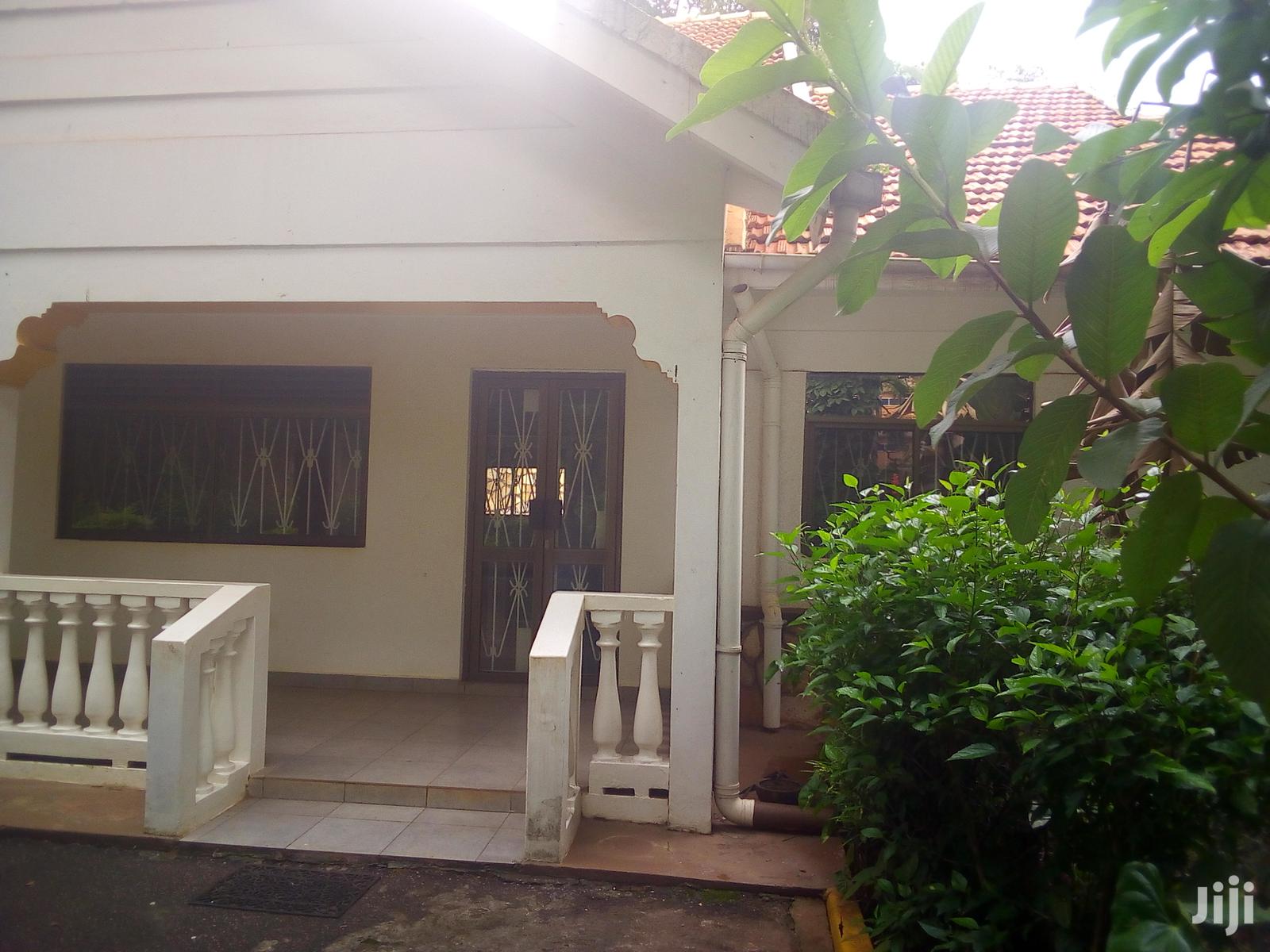 Five Bedroom House In Kololo For Rent