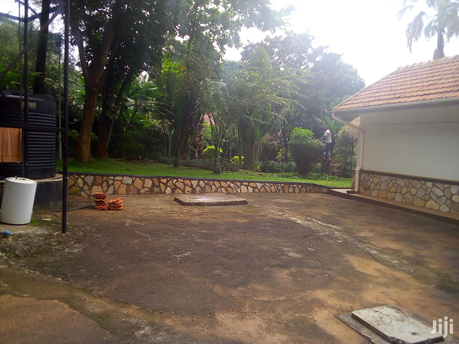 Five Bedroom House In Kololo For Rent