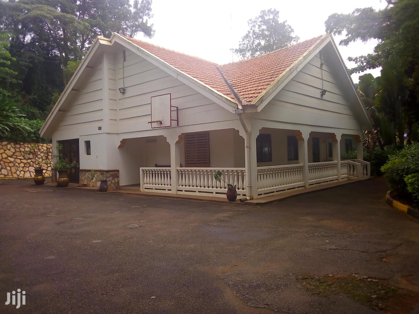 Five Bedroom House In Kololo For Rent