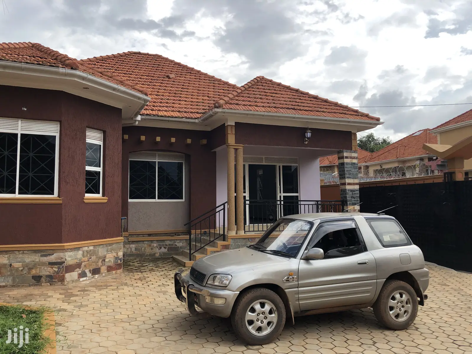 Mansionette in Kira With Tarmack Access on Sell