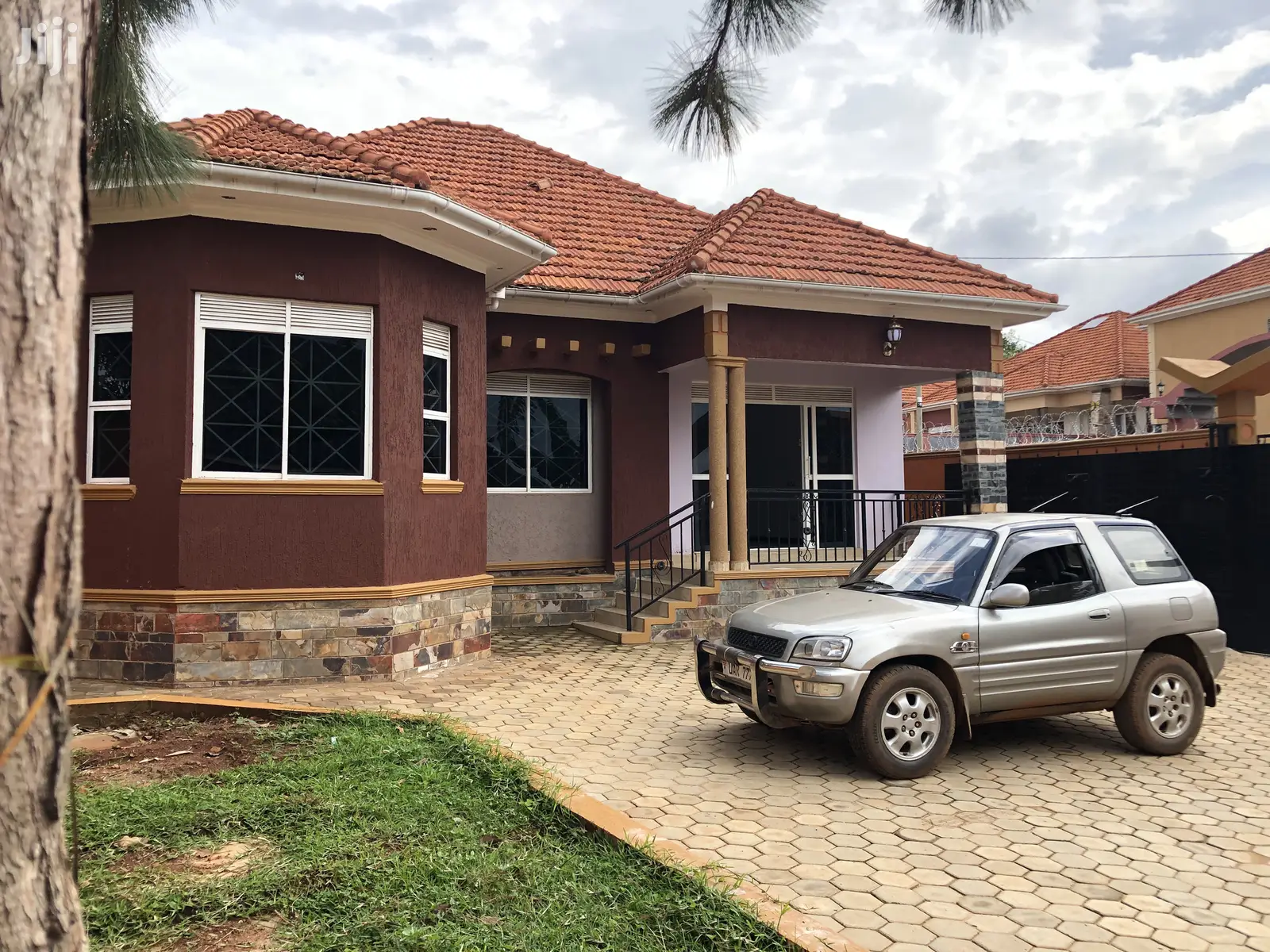 Mansionette in Kira With Tarmack Access on Sell