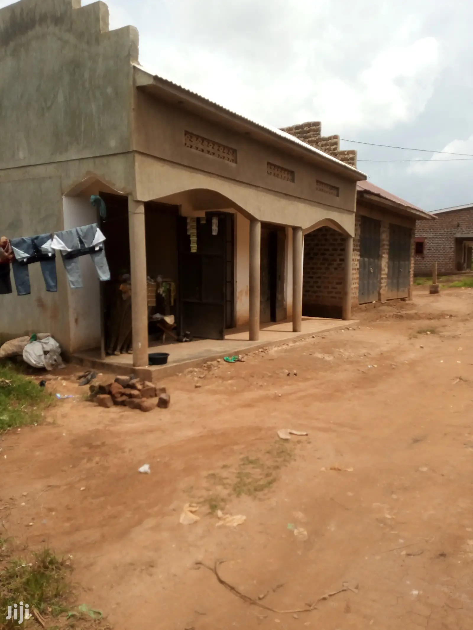 Shops For Rent In Bira Bujjuko Town