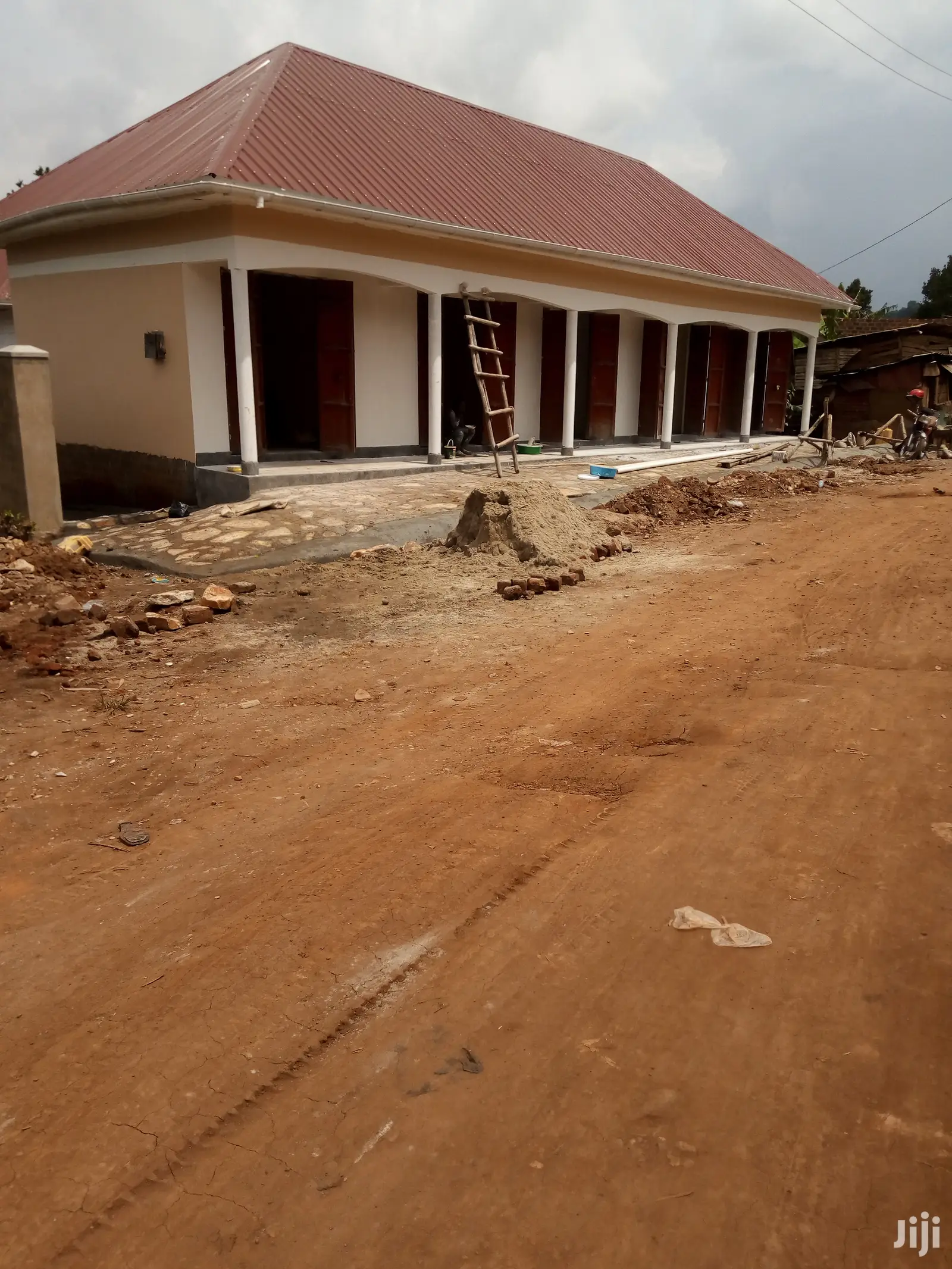 Shops For Rent In Bira Bujjuko Town