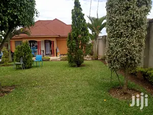 Sell, Namugongo Big Compound House