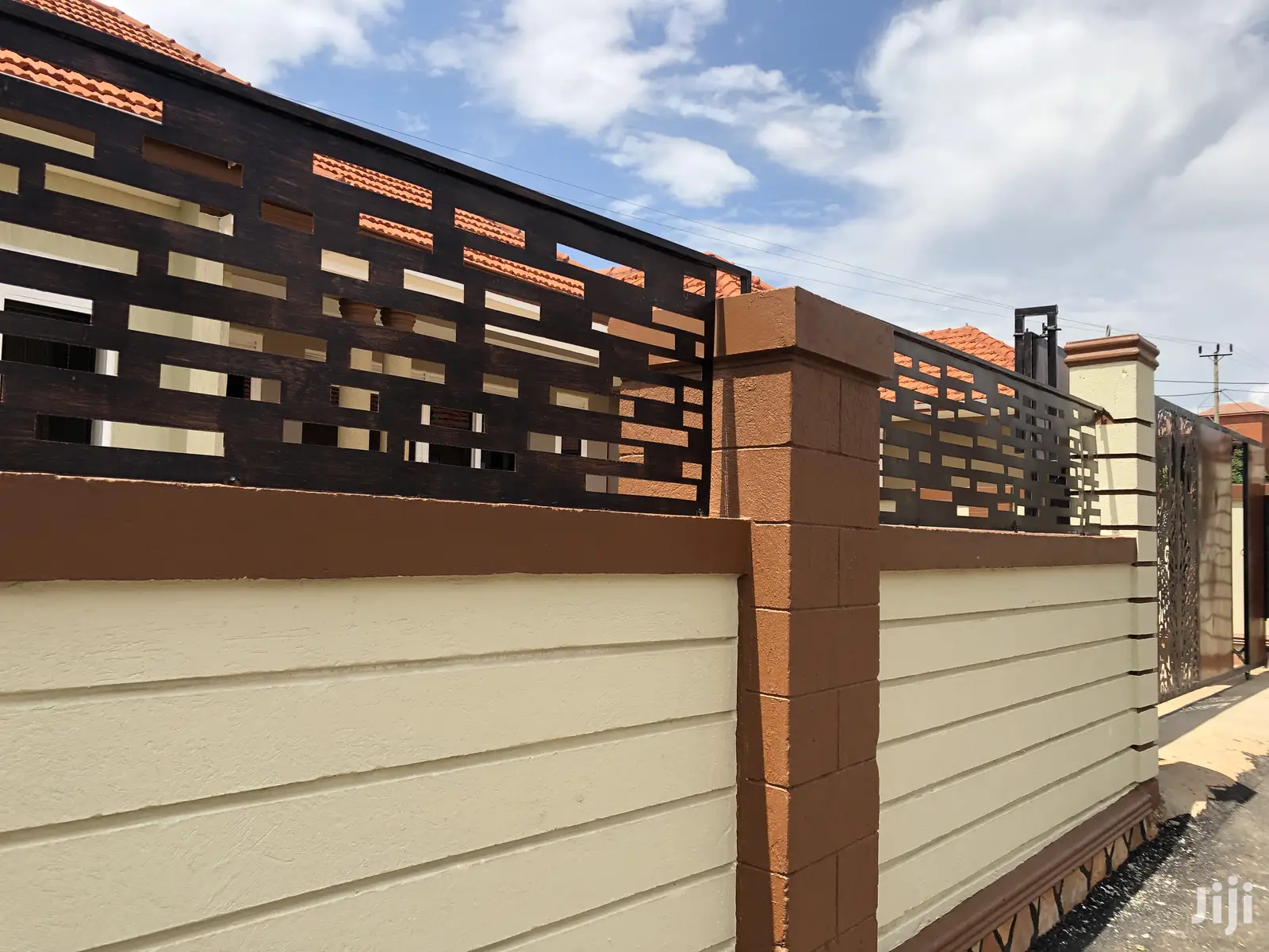 Kiira Mamerito Road Gorgeous Residence on Sell