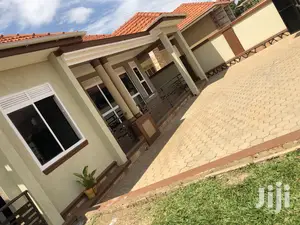 Kiira Mamerito Road Gorgeous Residence on Sell
