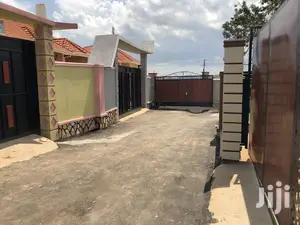 Kiira Mamerito Road Gorgeous Residence on Sell