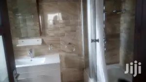 3bdrm Apartment in Central Division for Rent