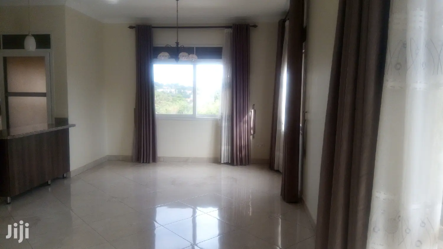 3bdrm Apartment in Central Division for Rent