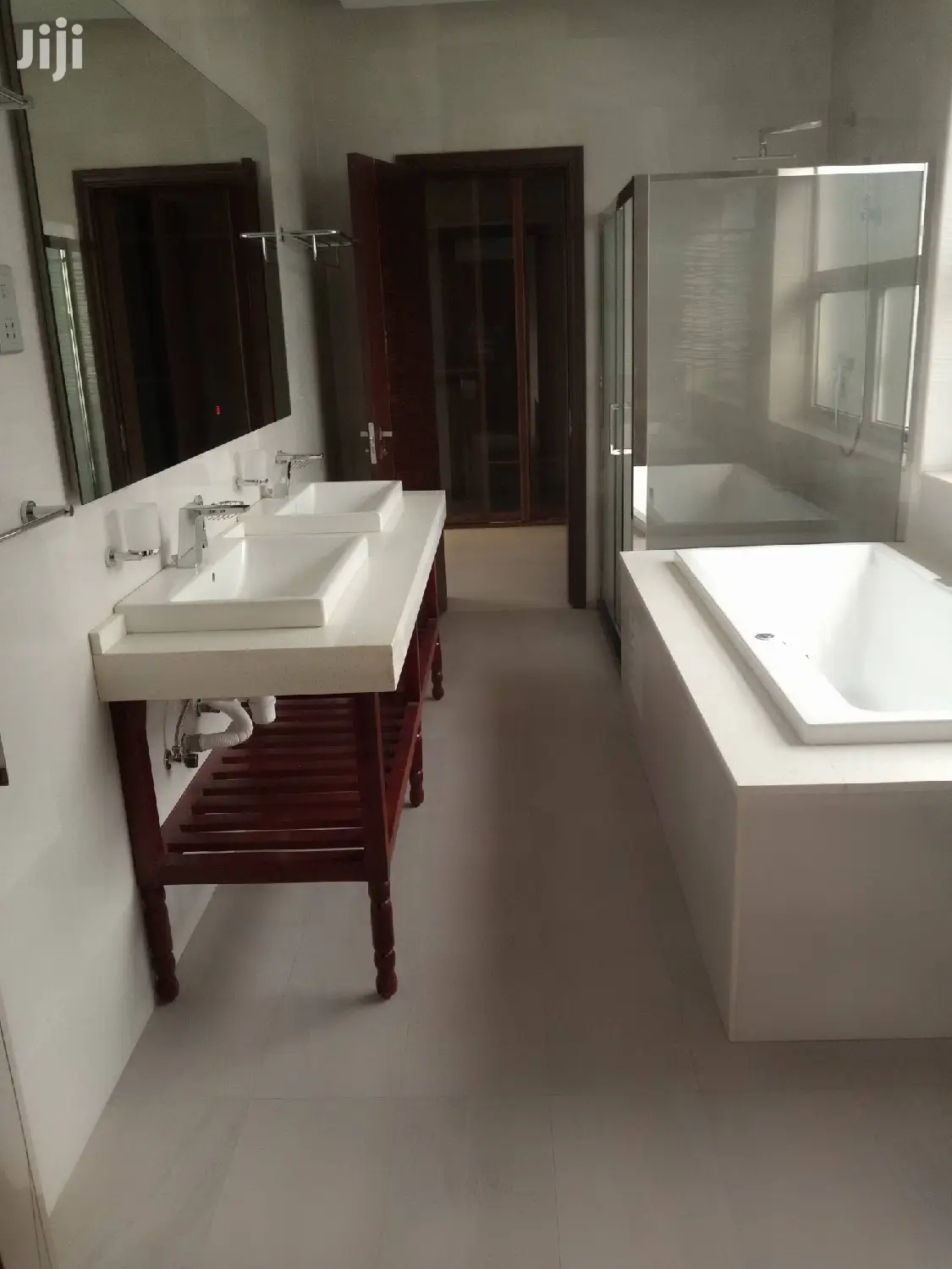 7 Bedroom Mansion In Munyonyo For Sale