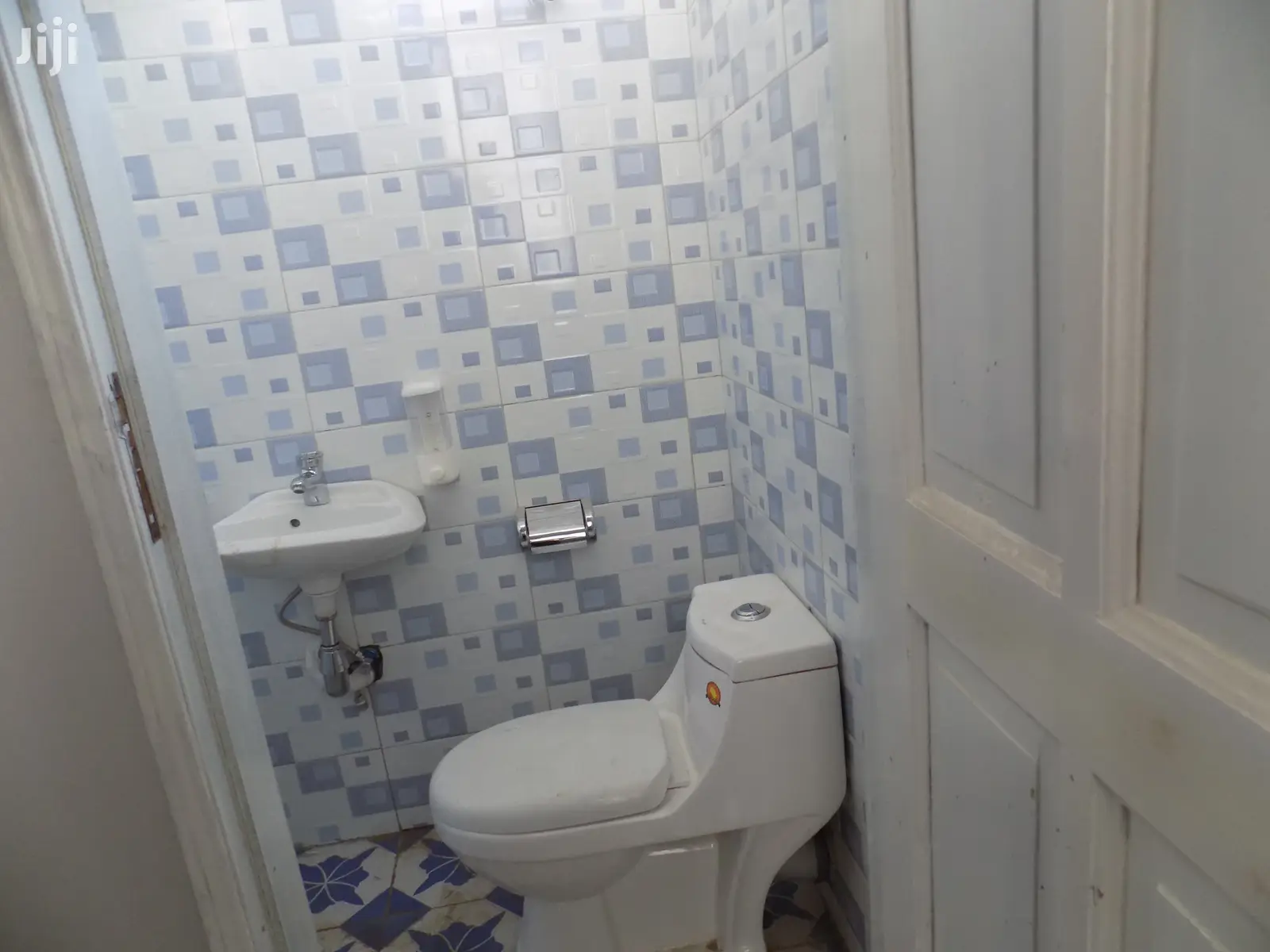 1bdrm Shared Apartment in Kampala for Rent