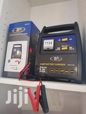 MOTO-QUIP 8 Amp Battery Charger 6V/12V