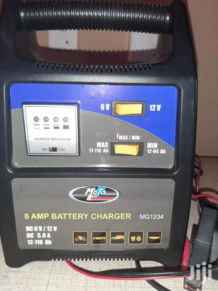 MOTO-QUIP 8 Amp Battery Charger 6V/12V