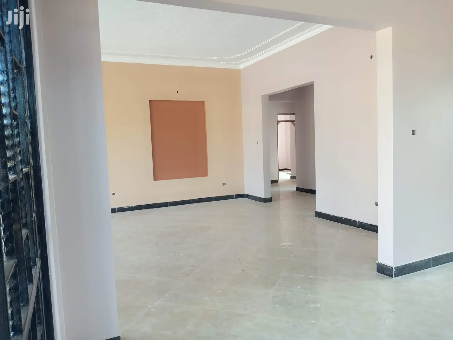 5 Bedroom House In Kira For Sale