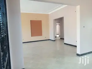5 Bedroom House In Kira For Sale