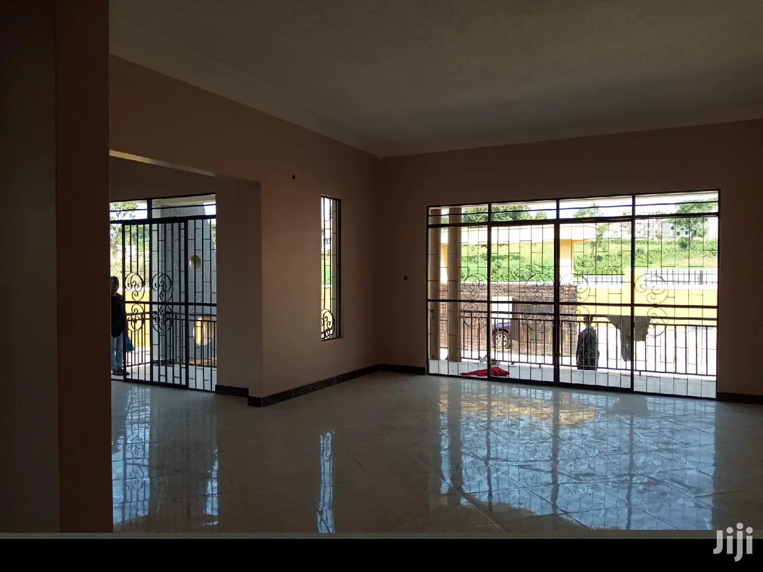 5 Bedroom House In Kira For Sale