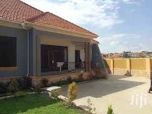 5 Bedroom House In Kira For Sale