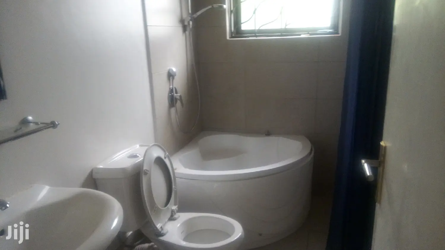 2 Bedroom House In Kololo For Rent