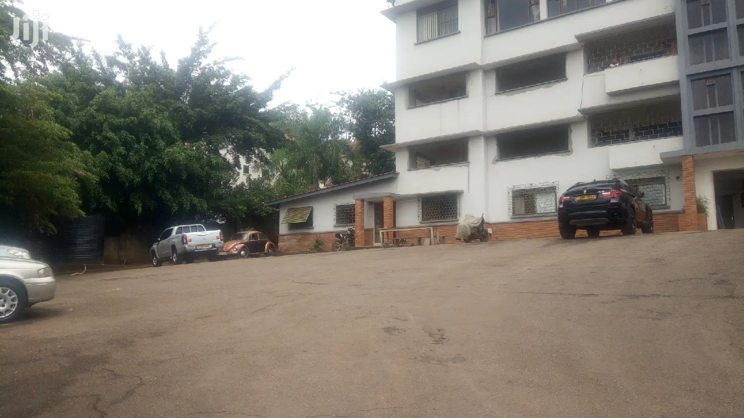 3bdrm Apartment in Central Division for Rent
