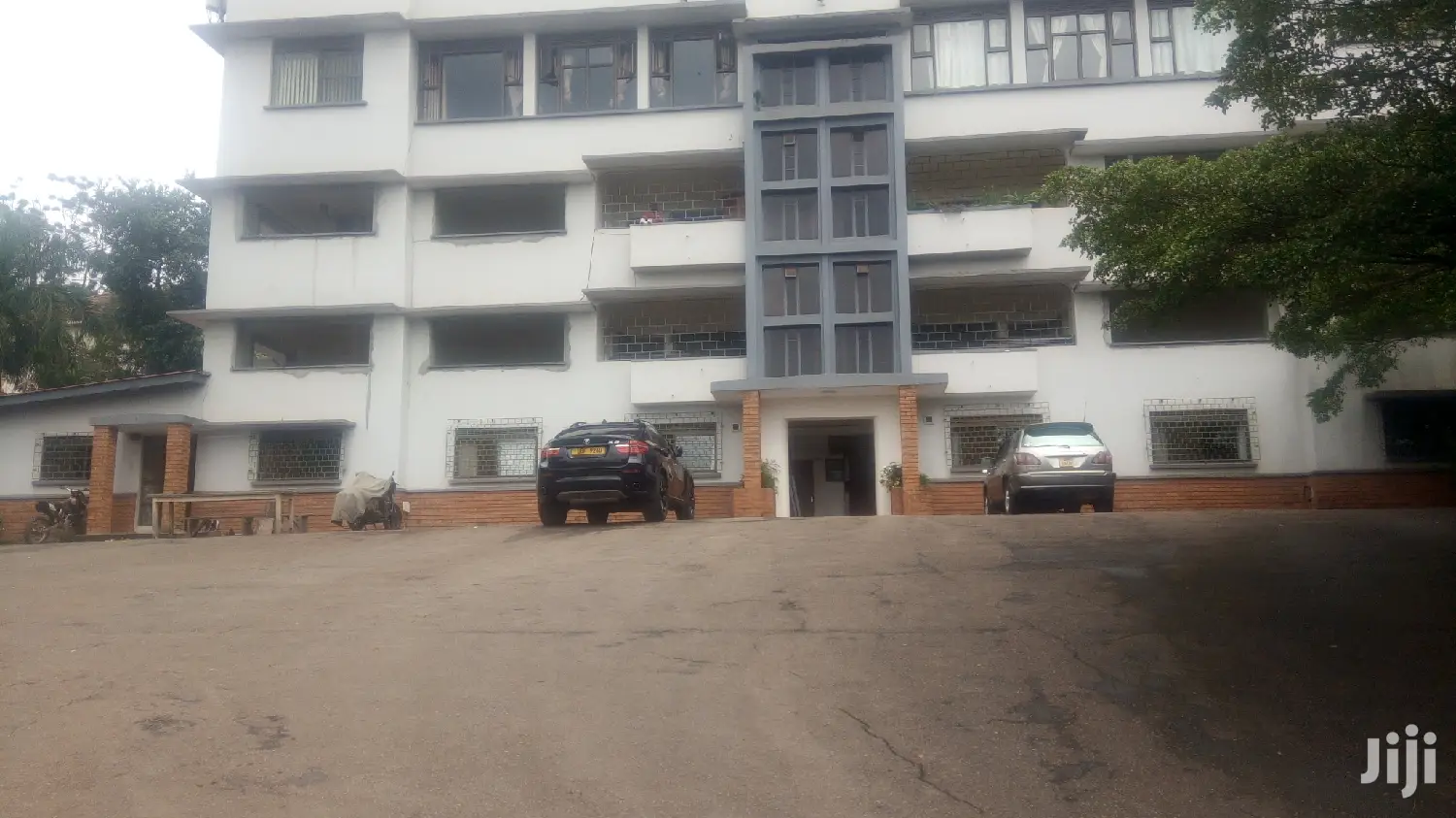 3bdrm Apartment in Central Division for Rent