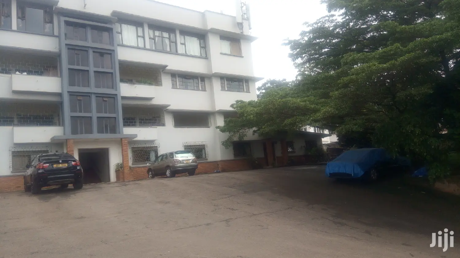 3bdrm Apartment in Central Division for Rent