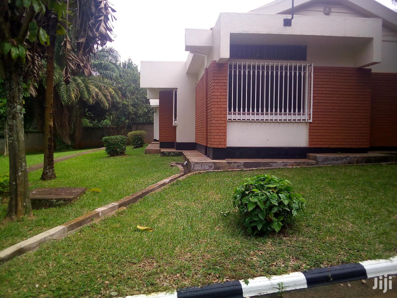 Three Bedroom House In Bugolobi For Rent