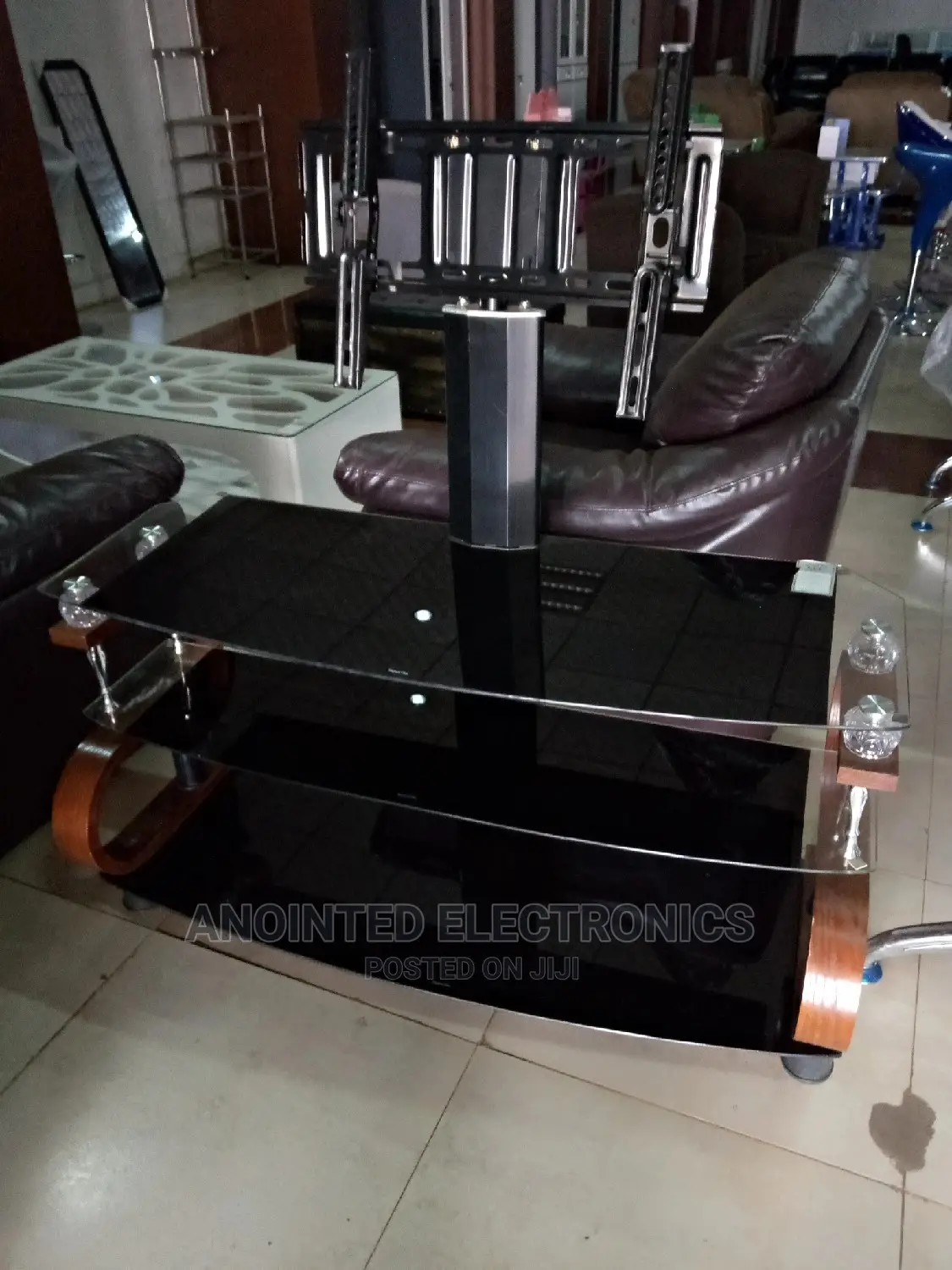 Tv Stand With a Blacket