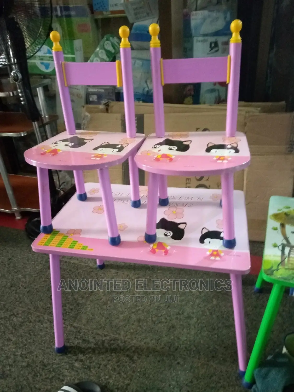Childrens Readingtable, Chair