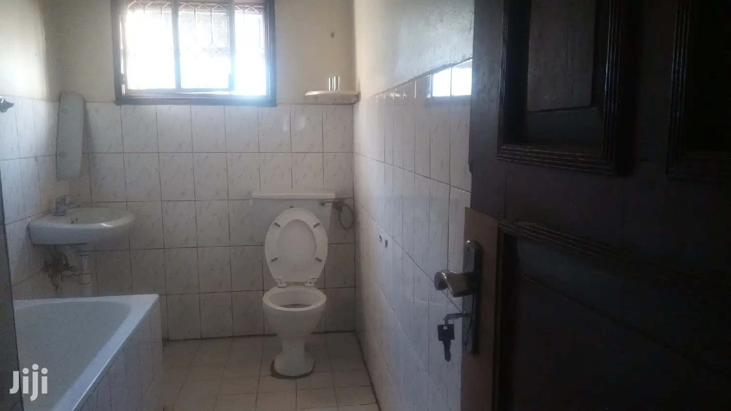 3 Bedroom Bungalow In Bukoto For Rent
