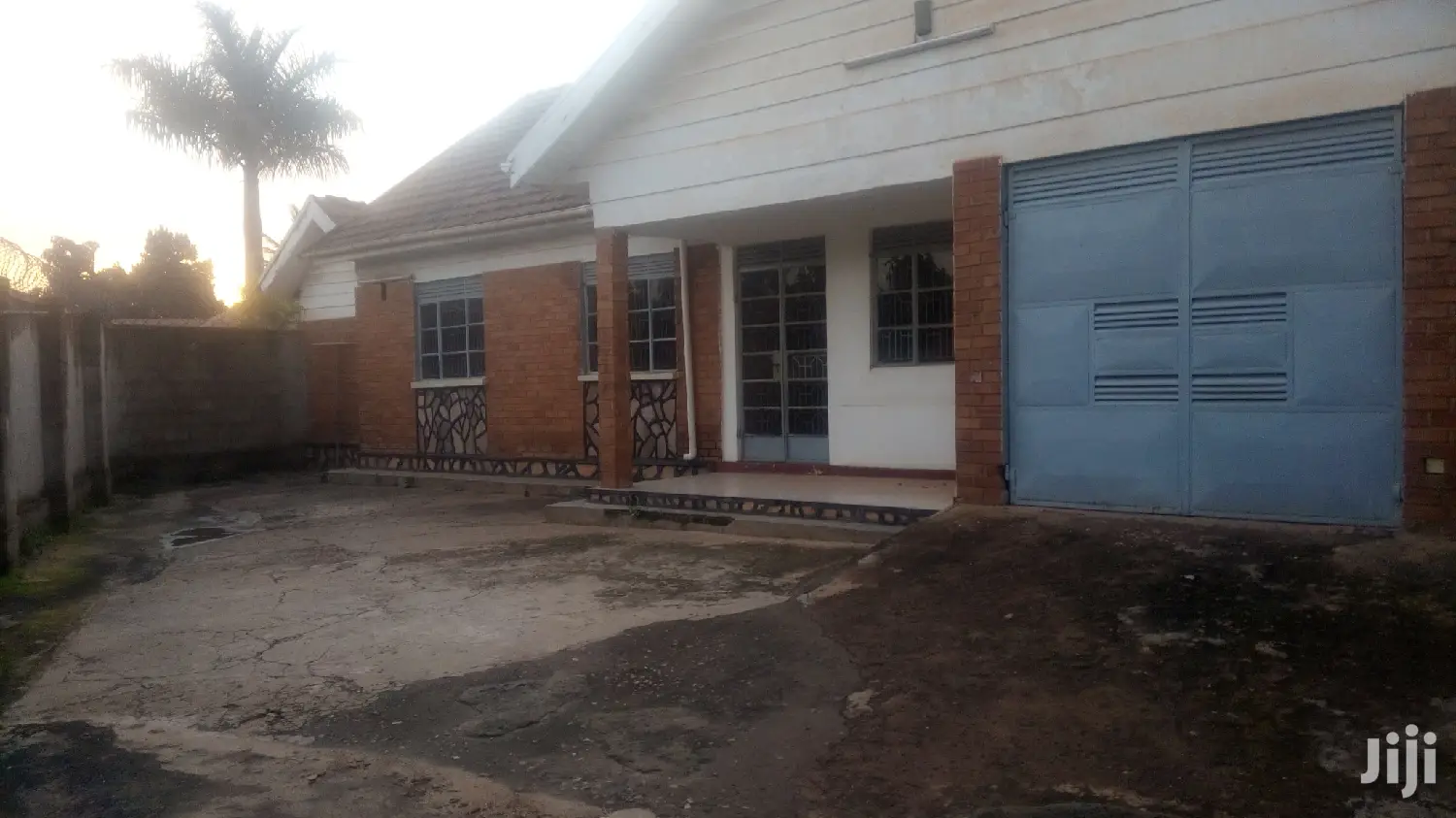 3bdrm Bungalow in Central Division for Rent