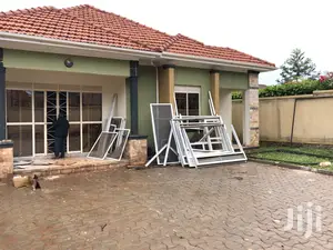 Kiira Along Mamerito Road Posh Hoise on Sell
