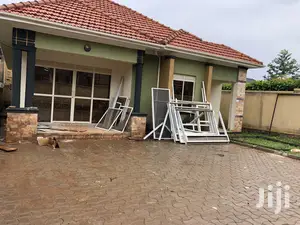 Kiira Along Mamerito Road Posh Hoise on Sell