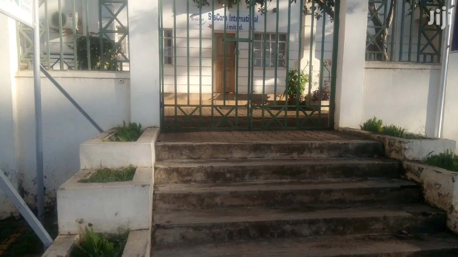 Spacious Office Block For Rent