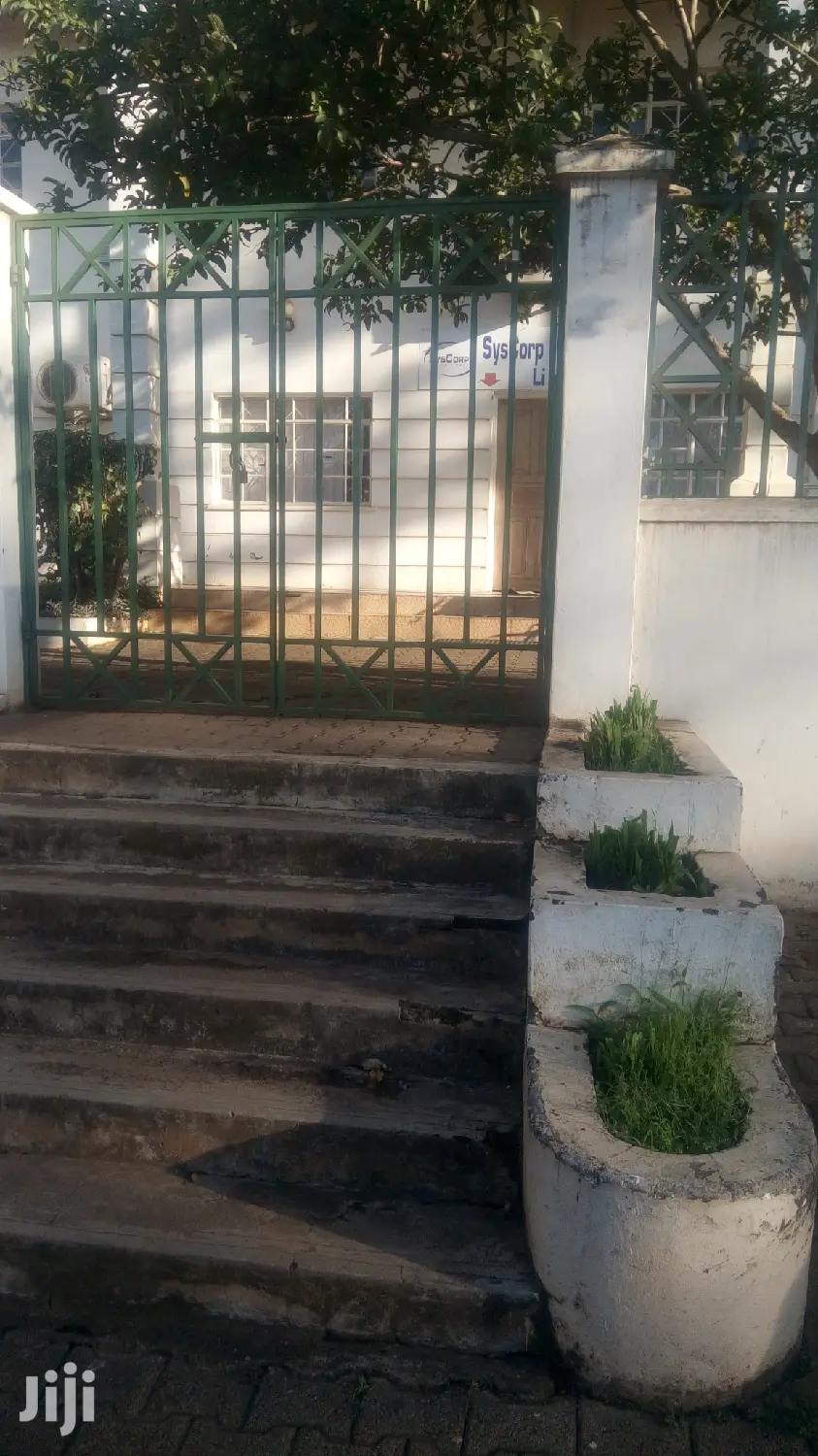 Spacious Office Block For Rent