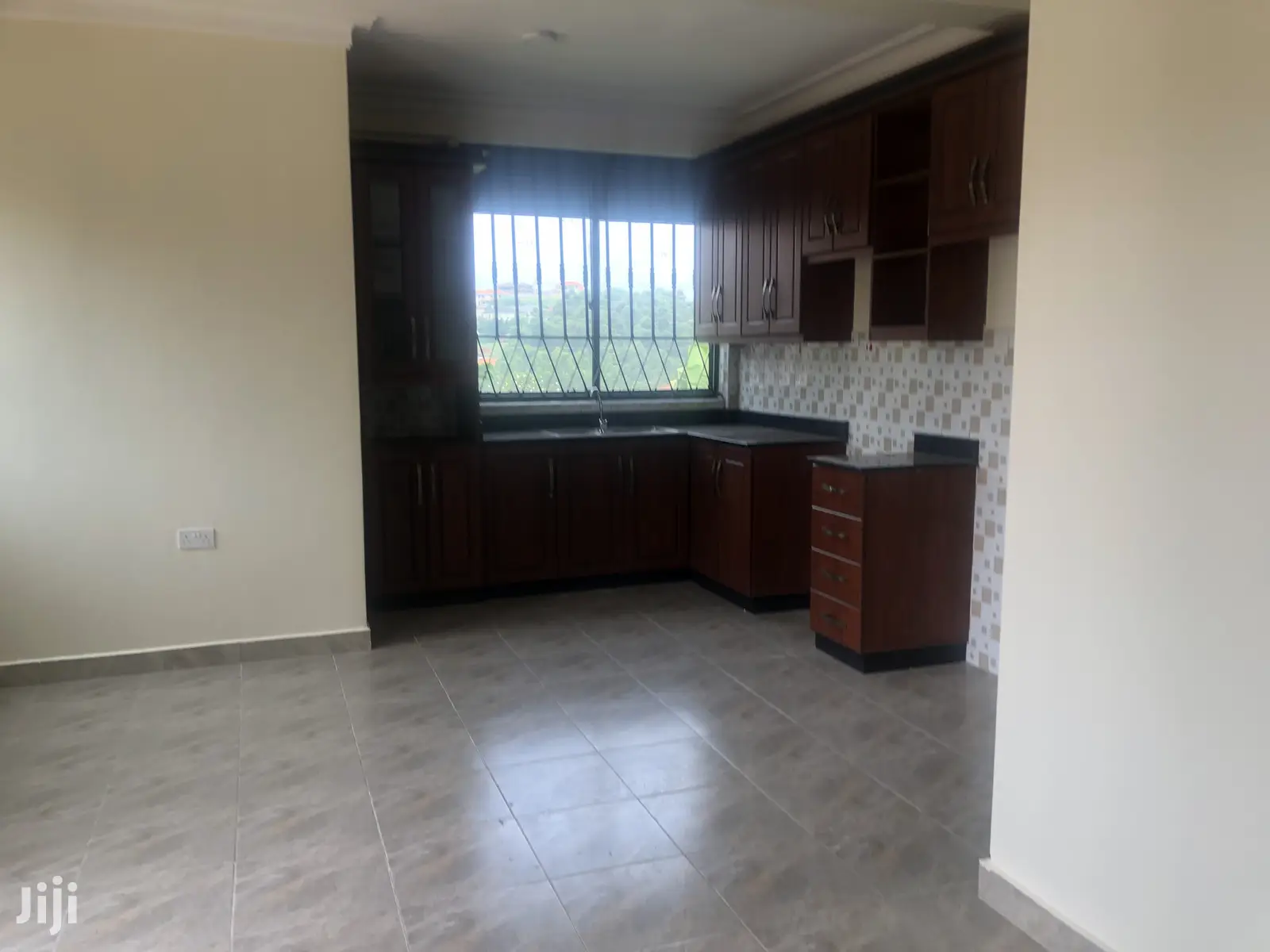 Kira 3 Bedroom Condominiums By The Tarmack On Sell
