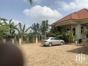 Kira Large Compound Bungalow on Sell