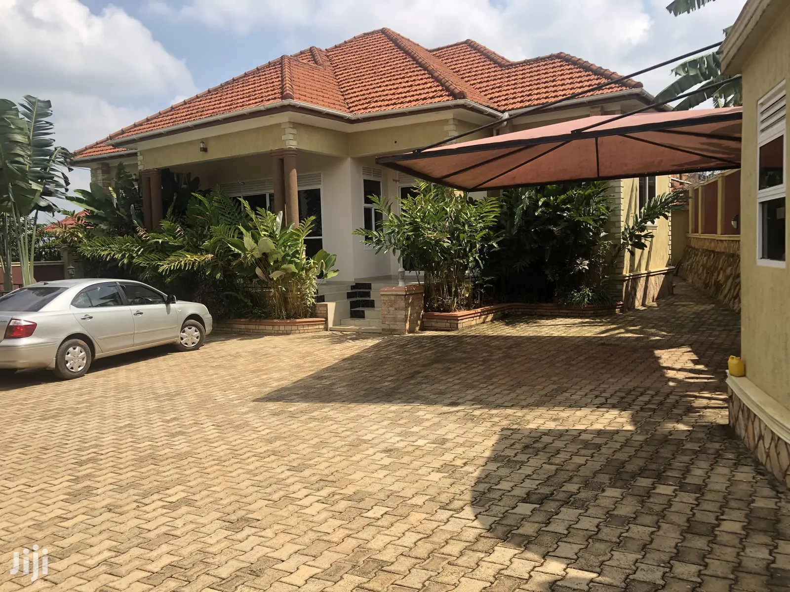 Kira Large Compound Bungalow on Sell