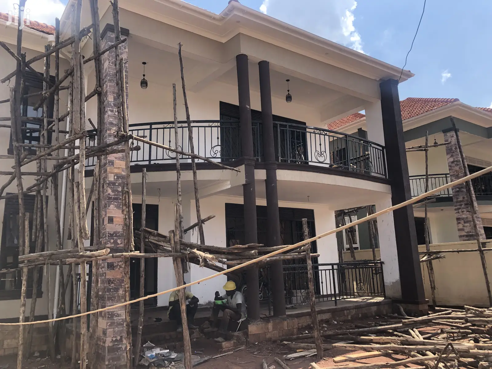 Hot,Kira Six Bedrooms Mansion Almost Complete on Sell