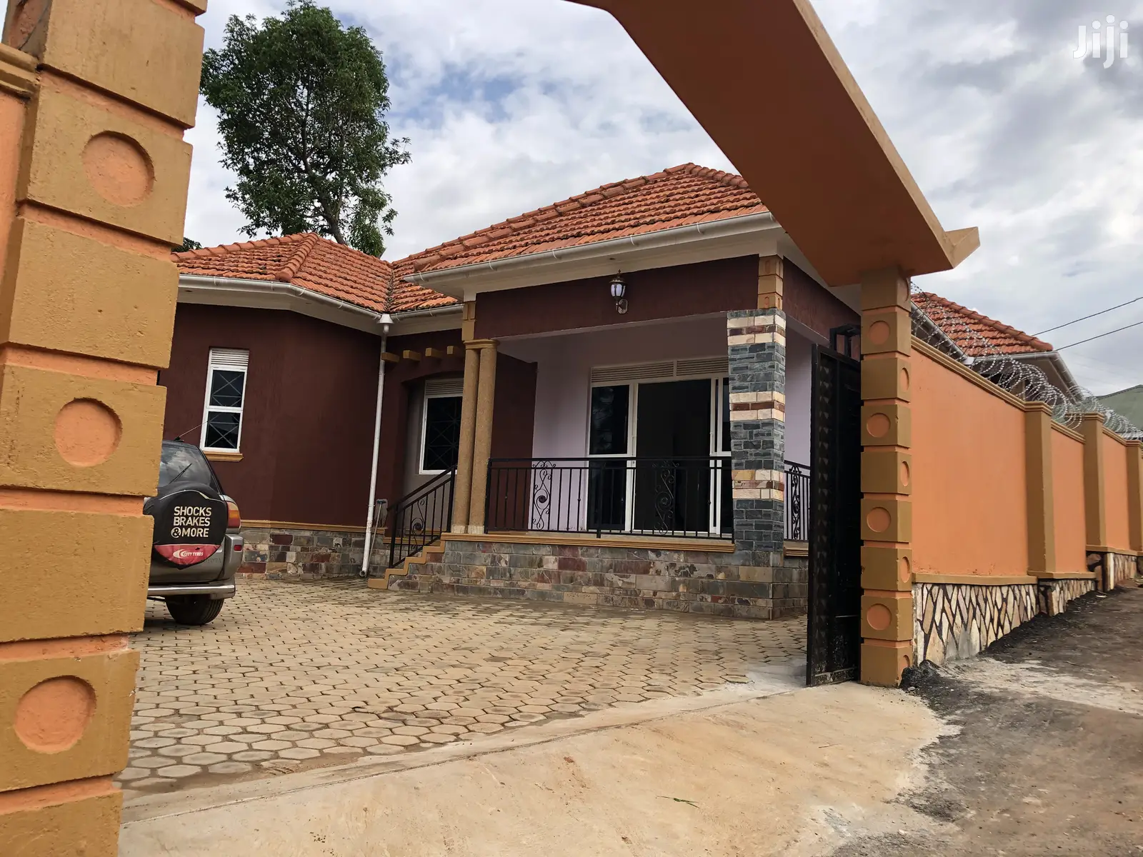 Hot,Kira Mamerito Road House On Sell