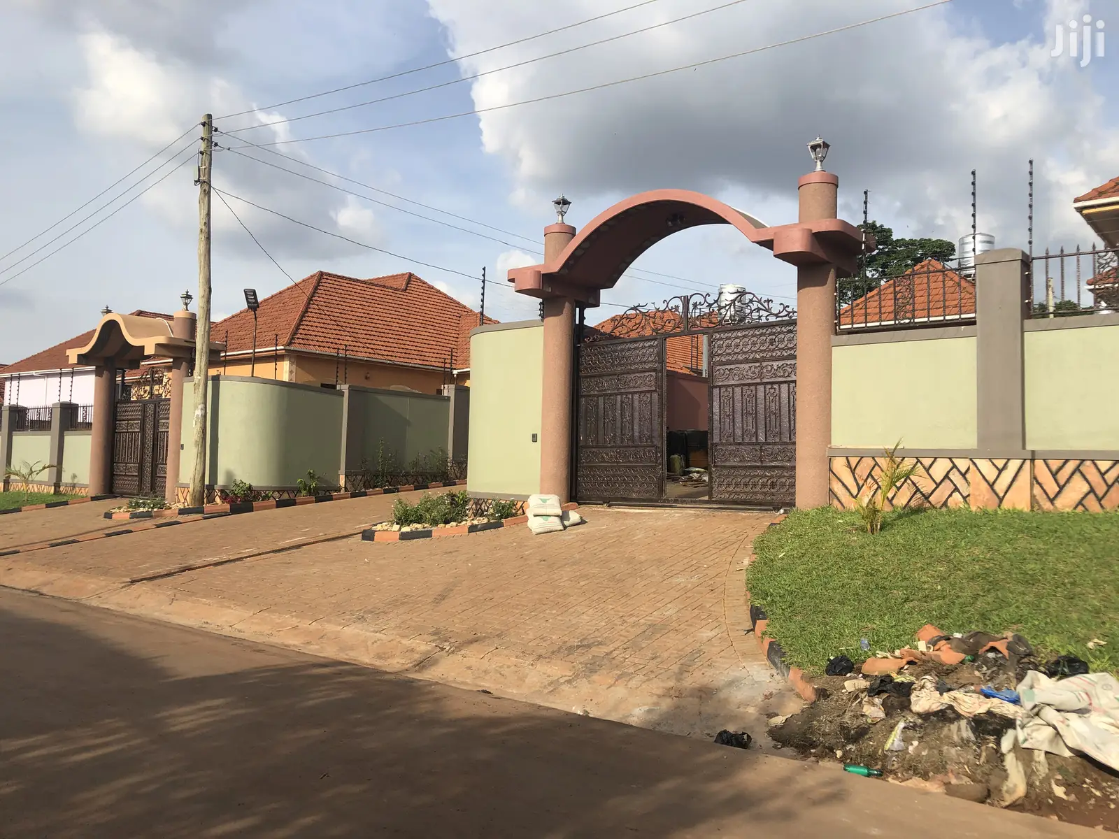Kyanja Palatial Six Bedrooms Mansion on Sell