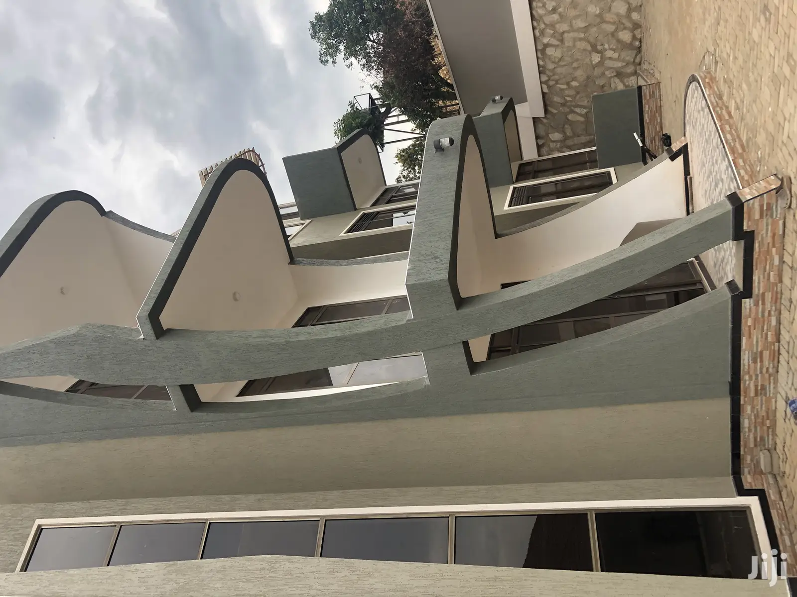 Kiwatule 3 Bedroom Condominiums By The Tarmack On Sell