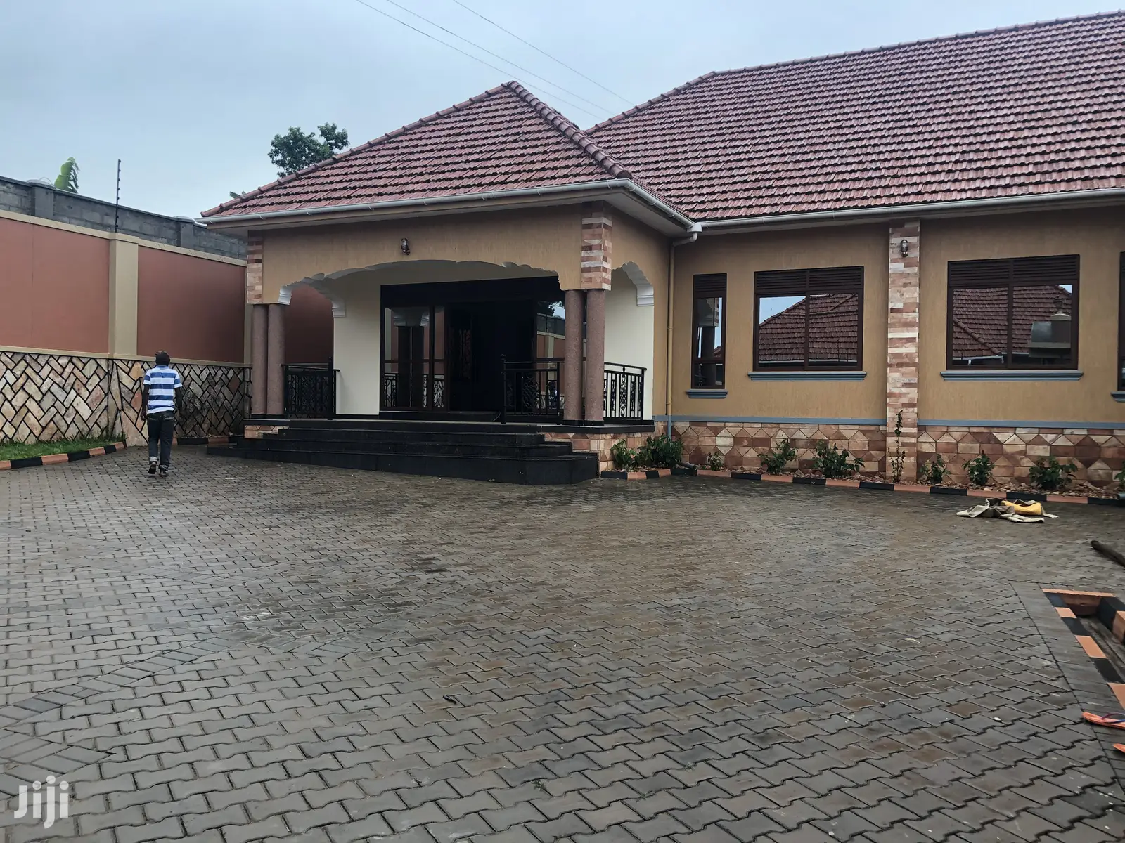Mutungo Magnificent Bungalow on Sell